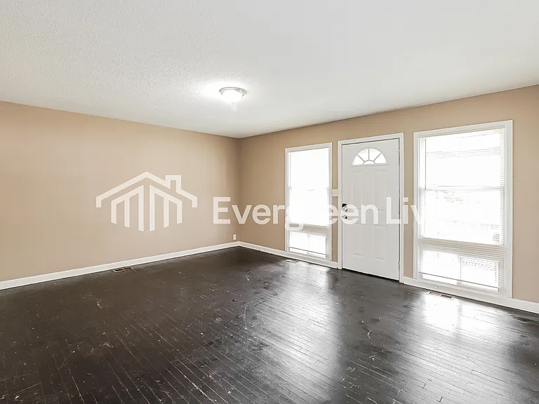 1509 N Hocker Ave — Photo 6