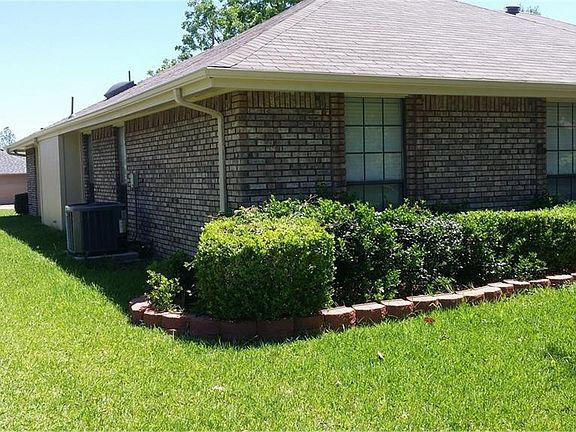 2nd image of 1422 Buena Vista Ave