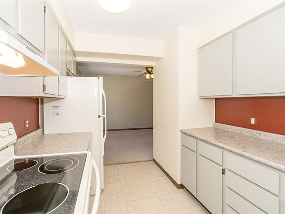 2nd image of 125 Southbrooke Dr APT 6