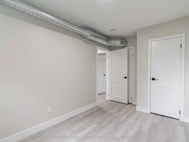 81 King Edward Ave #4 — Photo 11