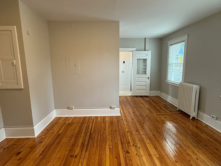 512 Whitney Ave #1B — Photo 2