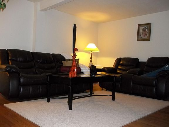 2nd image of 3244 Wyndale Ct
