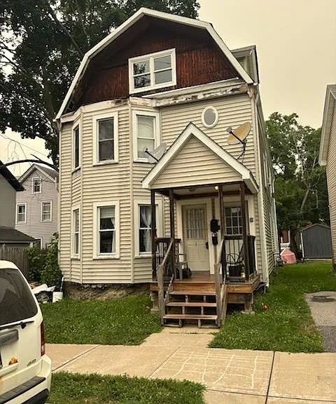64 Maple St — Photo 1