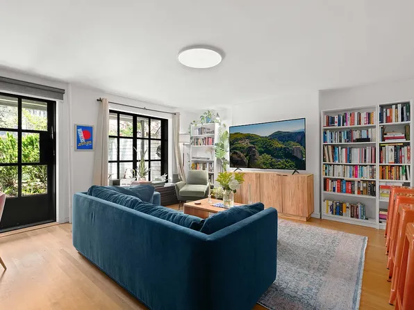 34 Saint John's Place image 1 of 11