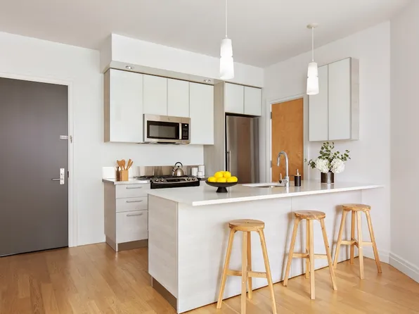 550 West 54th Street image 1 of 34