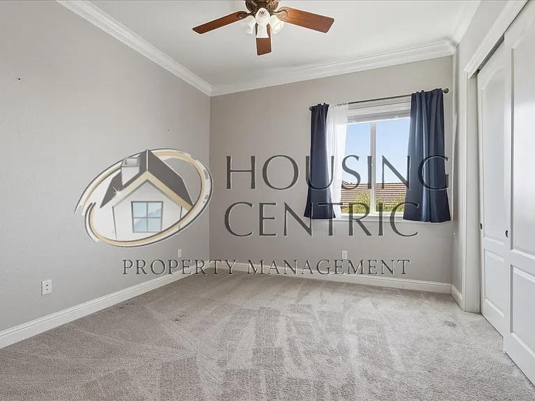 7242 Breaker Point Way — Photo 32