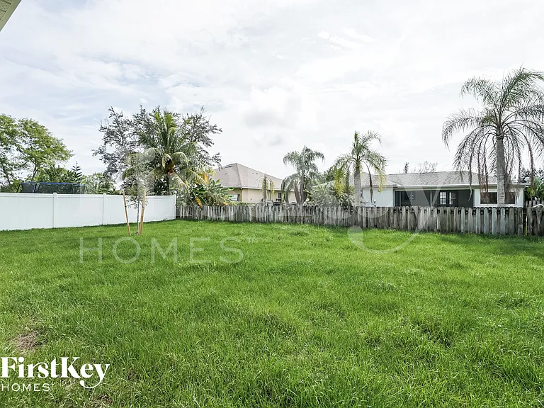 1622 SW 27th St — Photo 16