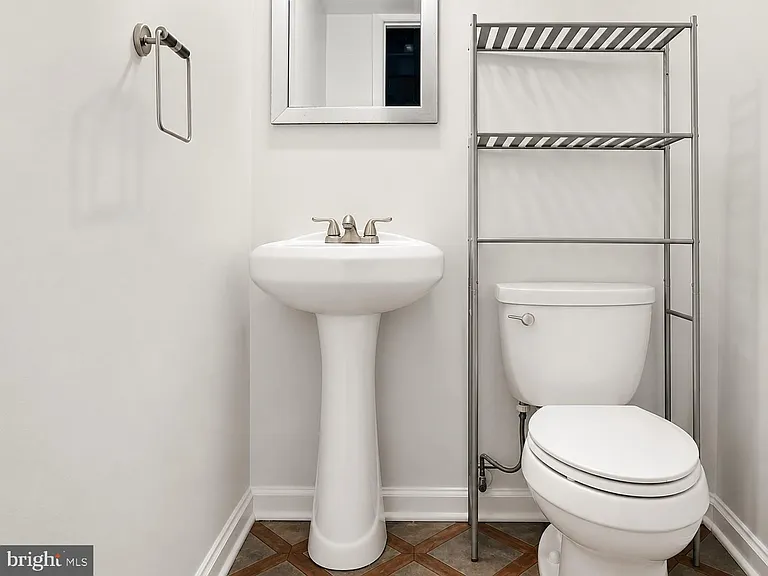 10827 Charles Dr — Photo 17