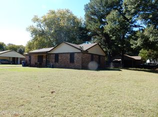 6865 Camelot Rd, Horn Lake, MS 38637