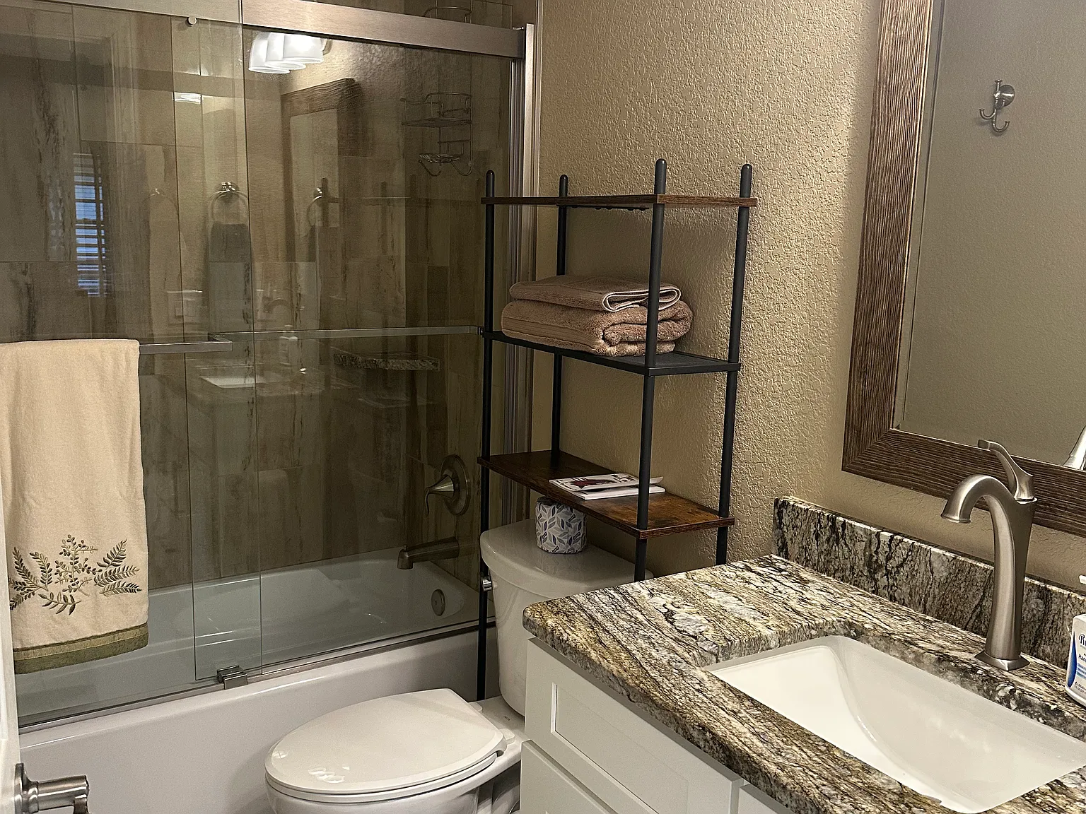 2 bed, 1832 sqft, $2,750 — Photo 3