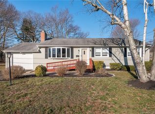2 Reynolds Ave, Branford, CT 06405