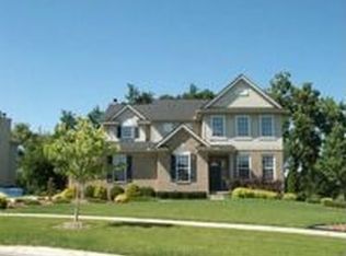 9197 Ambergrove Dr, Howell, MI 48843