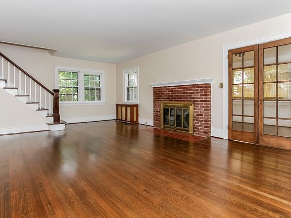 3rd image of 7 Parkview Ct