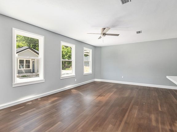 4th image of 420 NW 3rd Ave