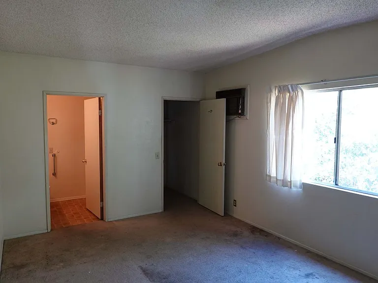 4609 Ellenwood Dr — Photo 4