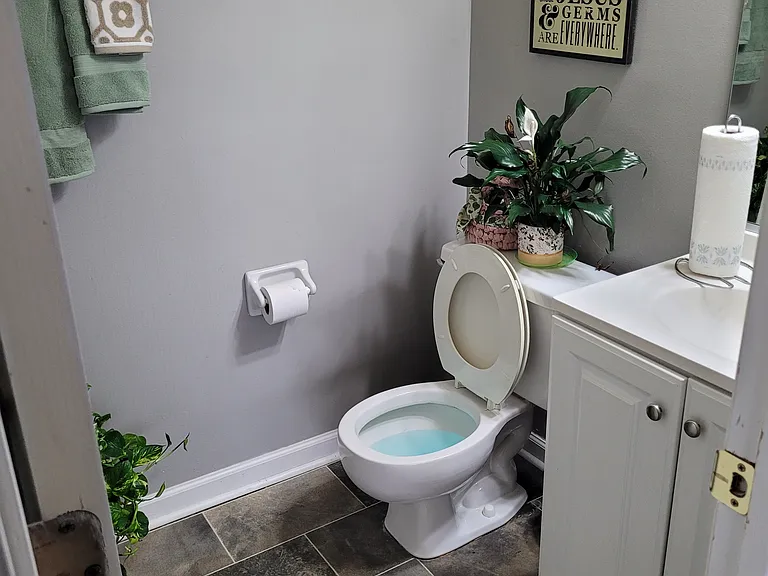 303 Amersham Dr #G — Photo 8