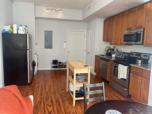 3rd image of 2029 Montrose St APT 304