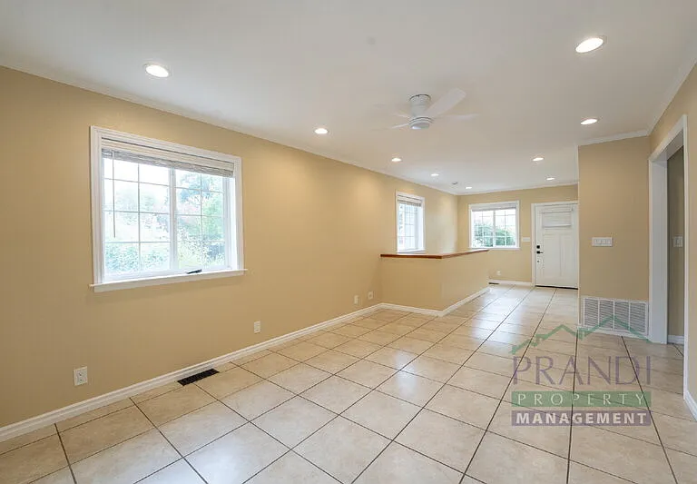 40 Pleasant Ln — Photo 7