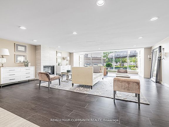3rd image of 7811 Yonge St #508