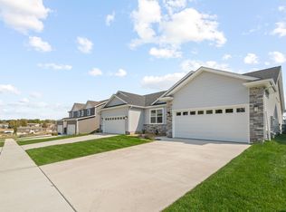 3377 Lincolnshire Rd, Waterloo, IA 50701