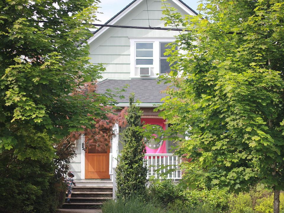 Welcome to 1805 SE Spokane!