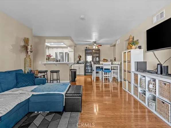 10450 E Briar Oaks Dr APT B, Stanton, CA 90680