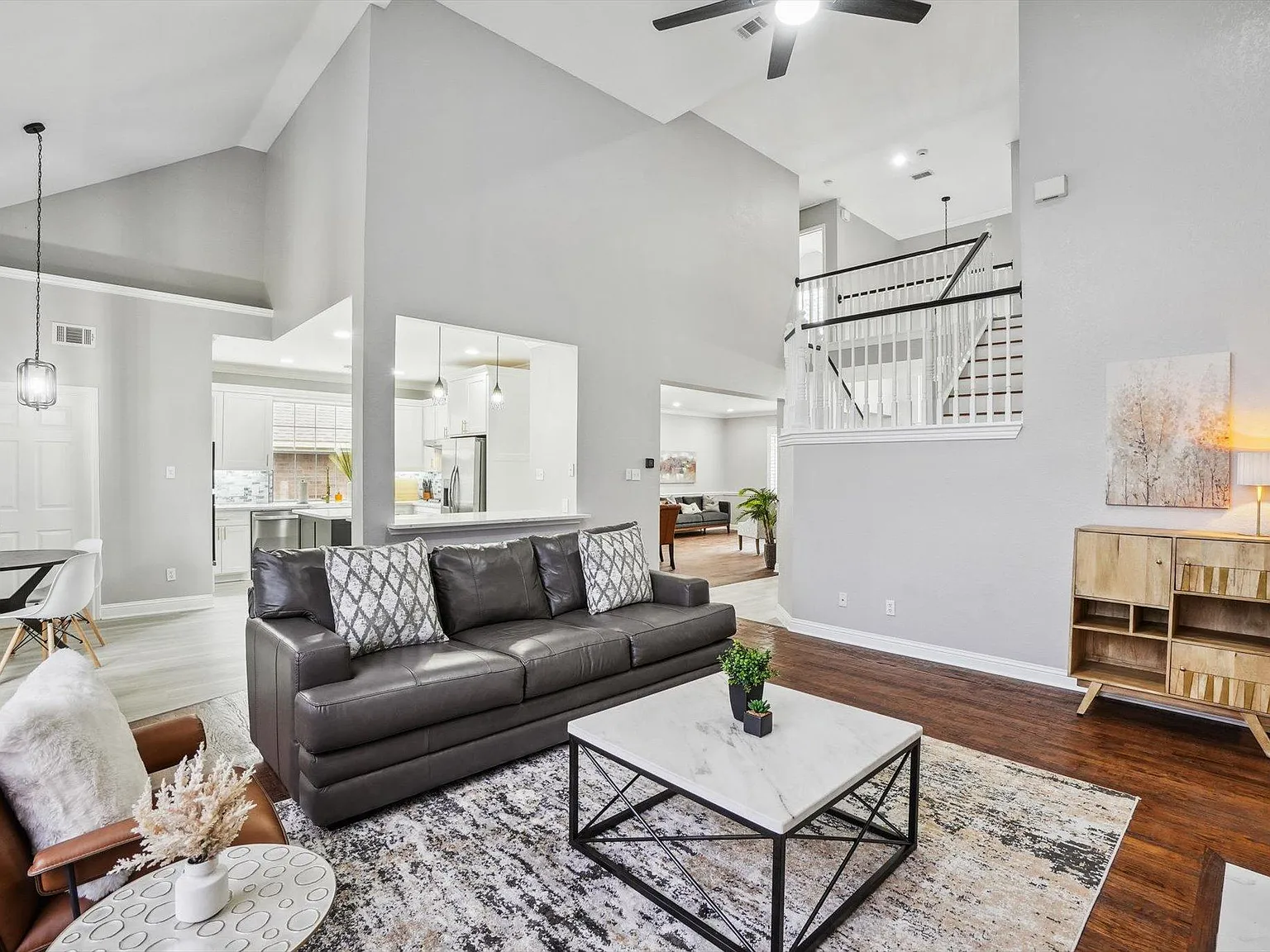 5 bed, 3218 sqft, $8,750 — Photo 3