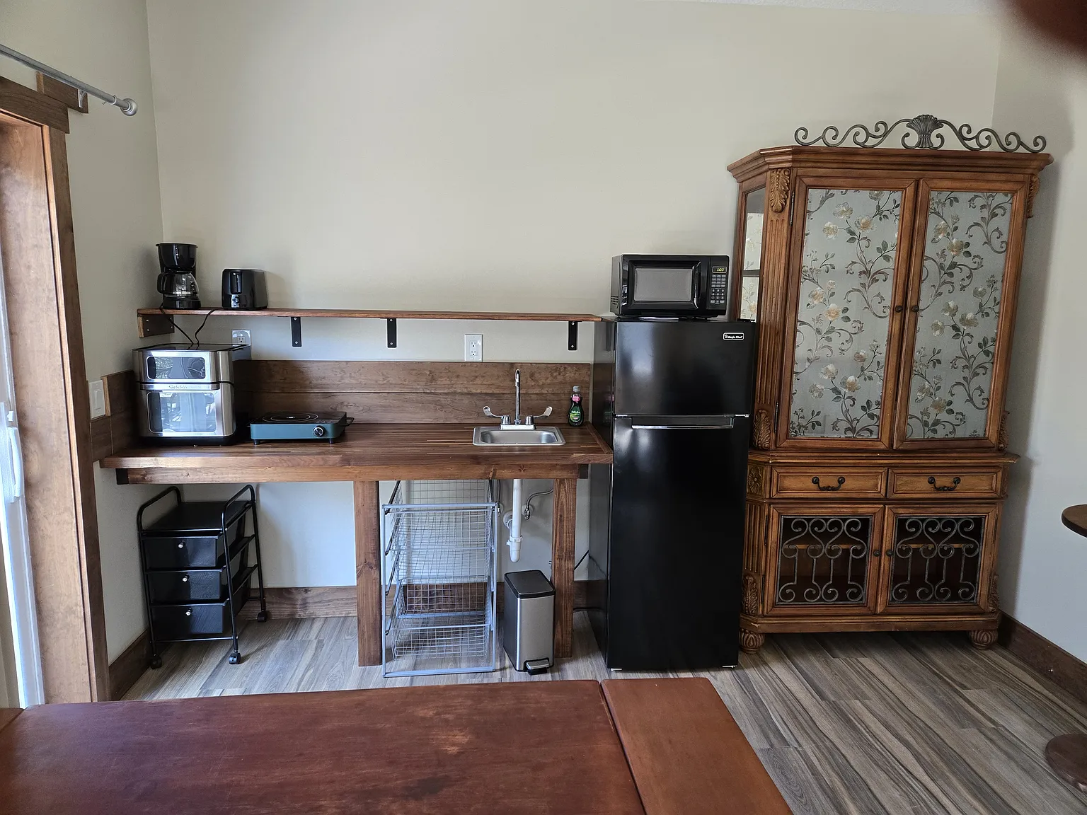 1 bed, 704 sqft, $1,600 — Photo 4