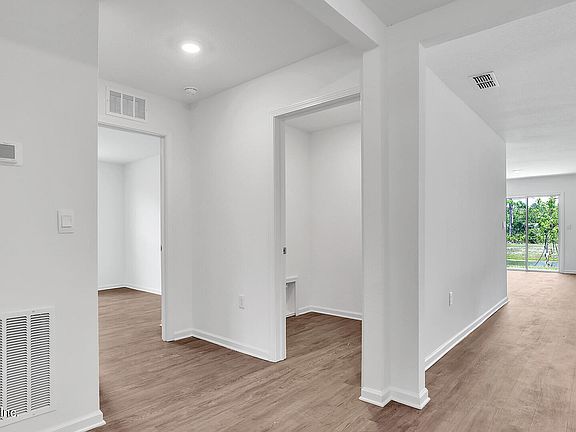 4th image of 2932 DUCK HOLLOW Lane