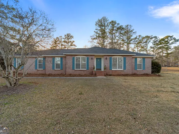 211 Woodfield Cir, Lagrange, GA 30240