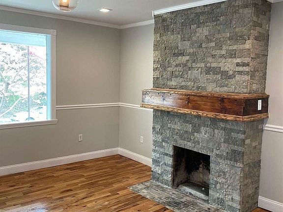 2nd image of 909 Thornton St