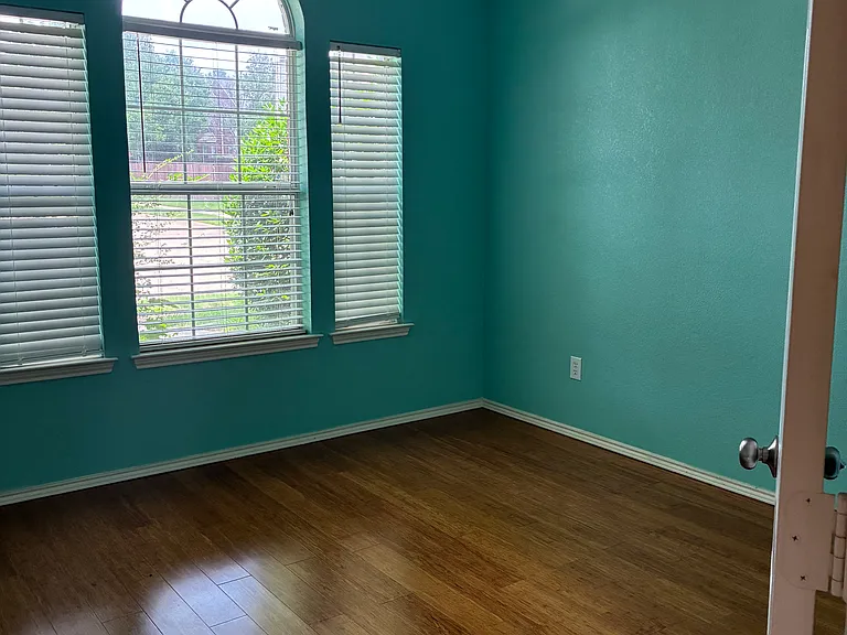 8240 Spring Ridge Dr — Photo 13
