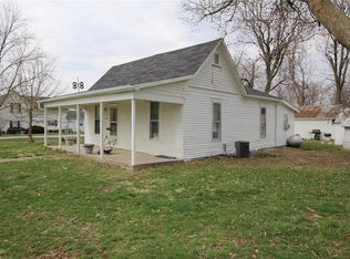 279 Walnut St, Hawk Point, MO 63349