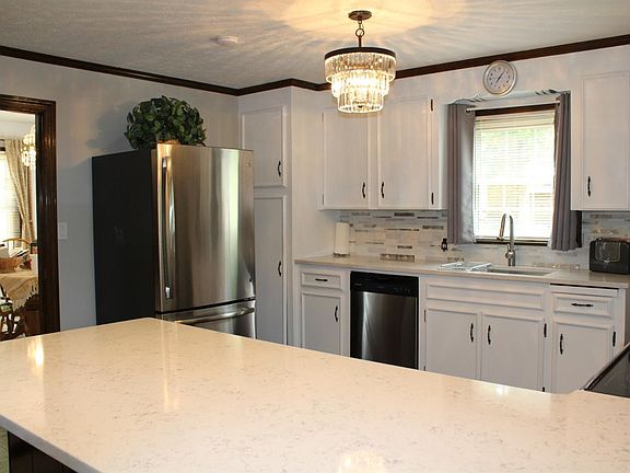 5th image of 419 College Park Dr