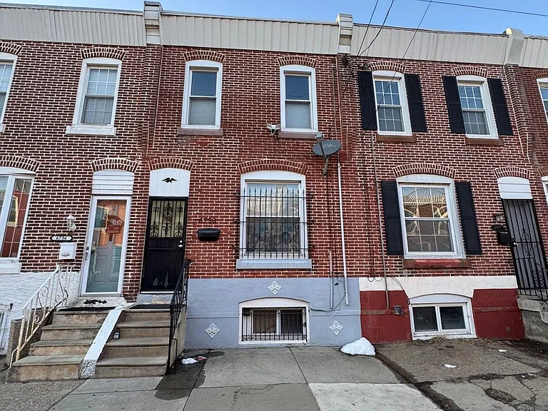 6758 Hegerman St — Photo 2