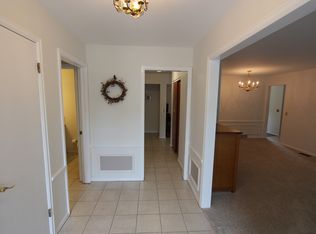 114 Hillcrest Ln, Elyria, OH 44035