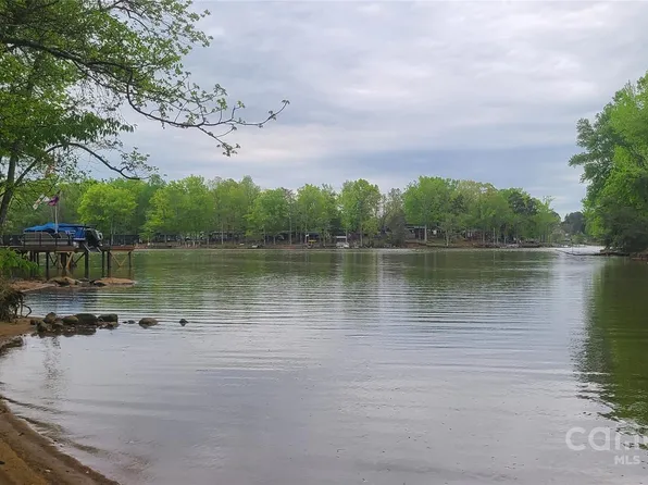 453 Sunset Pointe Dr, Salisbury, NC 28146