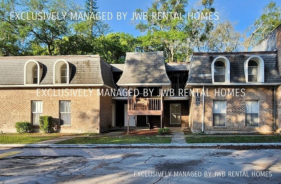 1st image of 7201 Arlington Expy APT 103