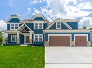 1001 SW Drake Cir, Lees Summit, MO 64082