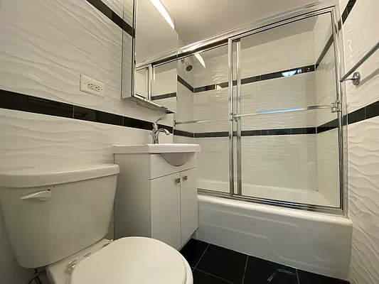 Rented by Compass | media 21