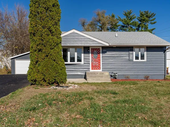 1216 Van Stone Dr, Machesney Park, IL 61115