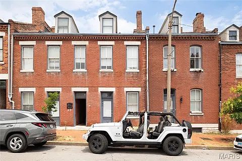3rd image of 921 Geyer Ave #1