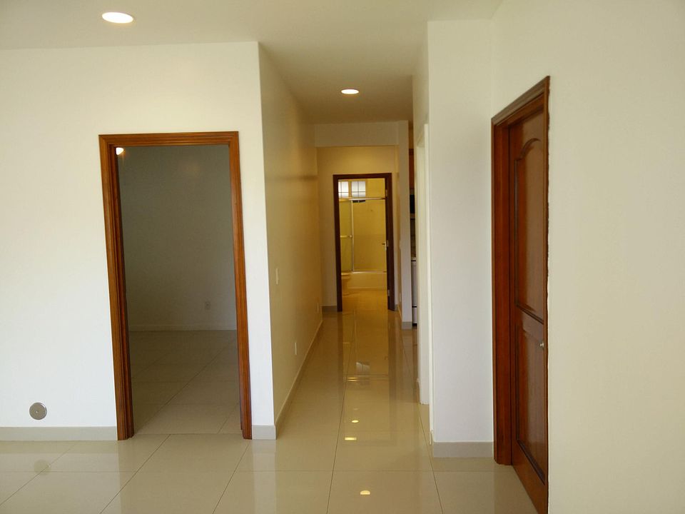 (Downstairs) Hallway
