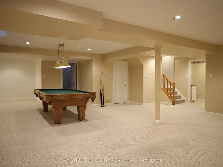 1906 Stoneybrook Ct — Photo 12