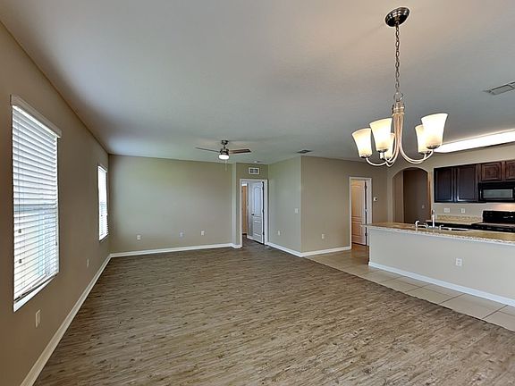 3rd image of 473 Nova Dr