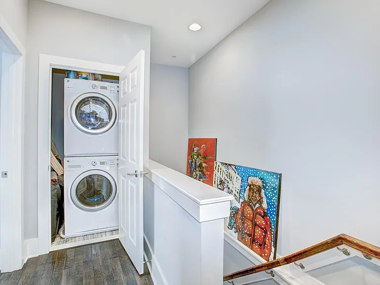 1220 19th St NE #1B — Photo 7