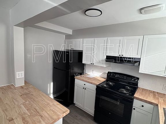 5th image of 1982 White Pond Dr APT 6