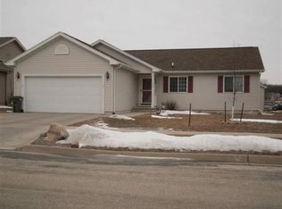 1502 Meadow View Ln, Waverly, IA 50677