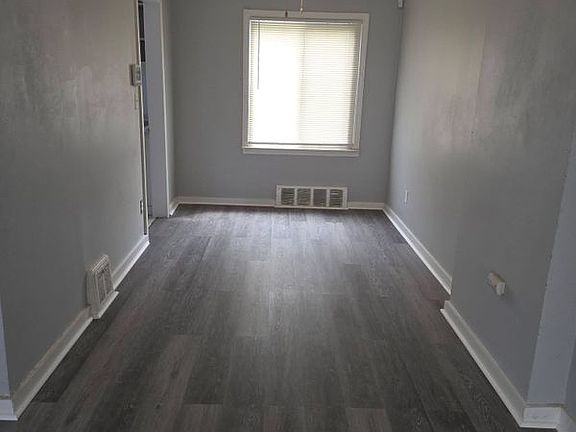 5th image of 14243 Curtis St
