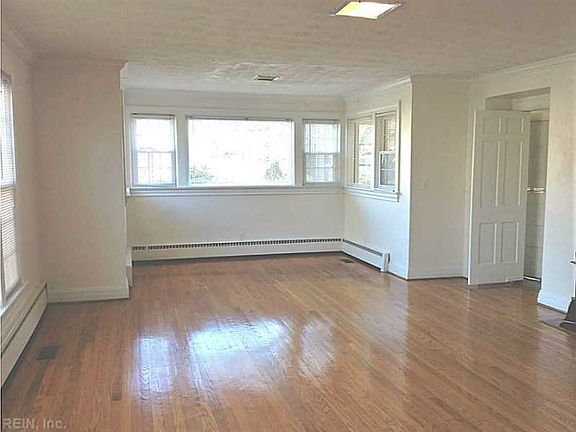 3rd image of 2621 Myrtle Ave